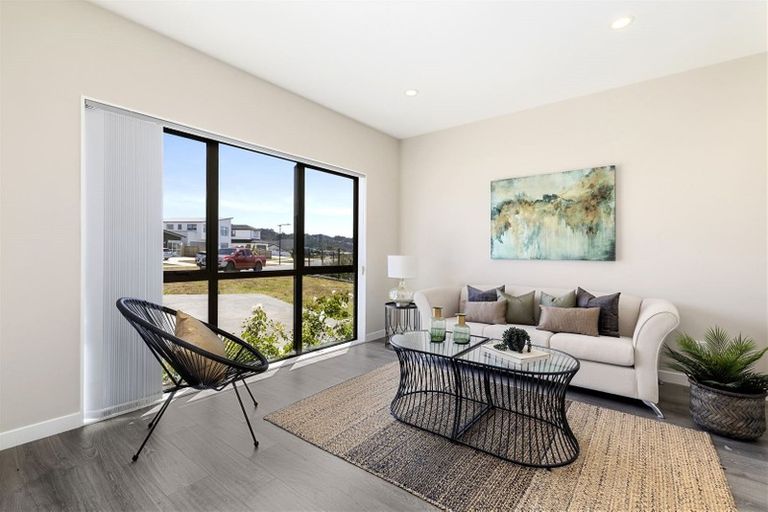 Photo of property in 43 Huarahi Pai Road, Huapai, Kumeu, 0810