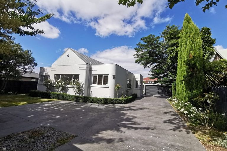 Photo of property in 111 Memorial Avenue, Burnside, Christchurch, 8053
