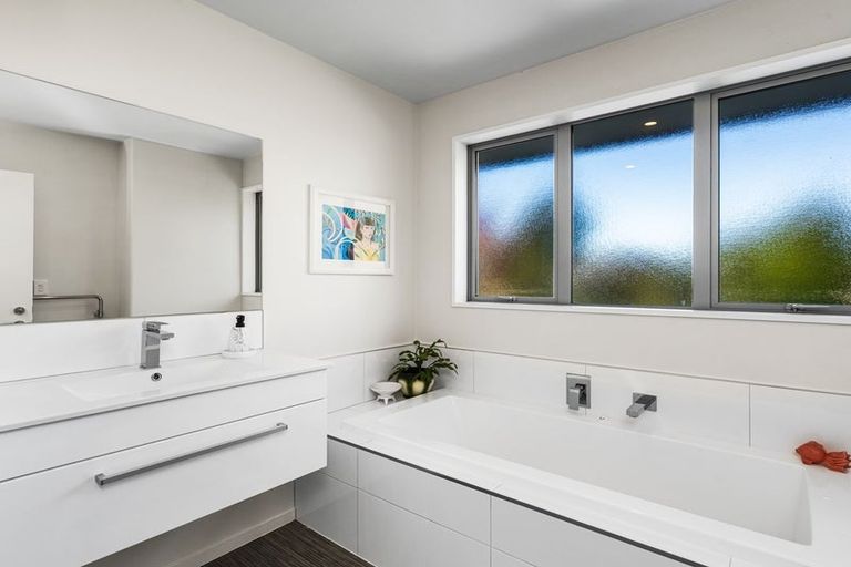 Photo of property in 13 Muir Avenue, Halswell, Christchurch, 8025