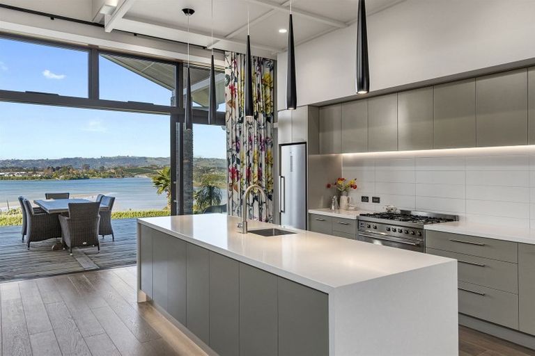 Photo of property in 73 Margaret Drive, Omokoroa, 3114