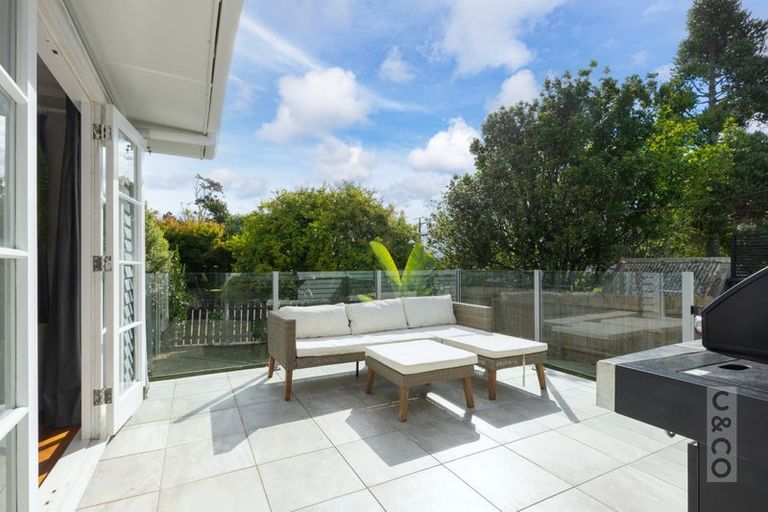 Photo of property in 17 Tapu Road, Huapai, Kumeu, 0810