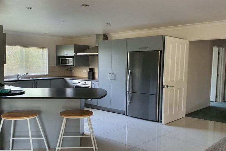 Photo of property in 5 Resolution Place, One Tree Point, 0118