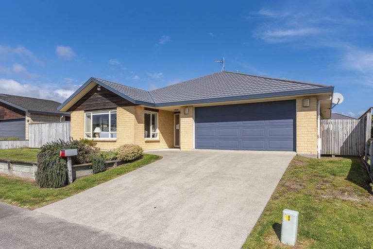 Photo of property in 84 Regent Drive, Paraparaumu Beach, Paraparaumu, 5032