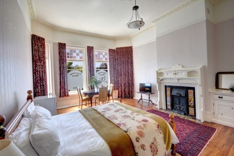 Photo of property in Claremont House, 24 Melrose Street, Roslyn, Dunedin, 9010