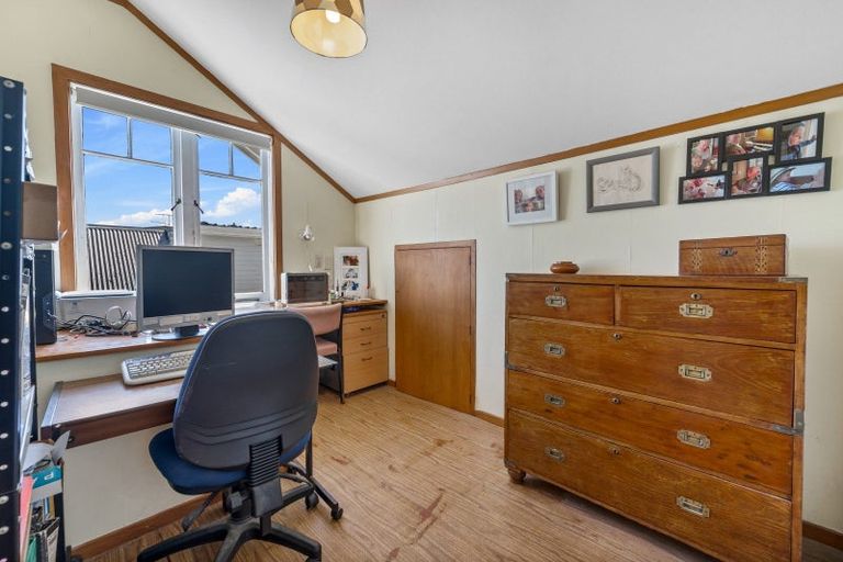 Photo of property in 3 Cambridge Terrace, Devonport, Auckland, 0624