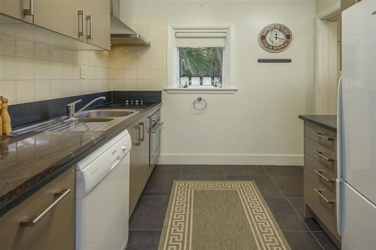 Photo of property in 2/240 Bridge Street, The Wood, Nelson, 7010