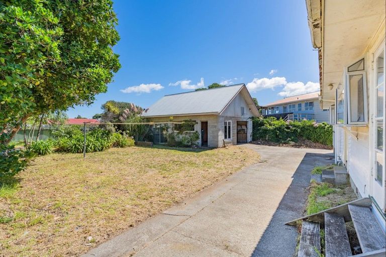 Photo of property in 60 Te Kupe Road, Paraparaumu Beach, Paraparaumu, 5032
