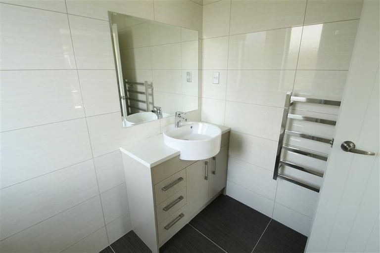 Photo of property in 23 Erceg Way, Rosehill, Papakura, 2113