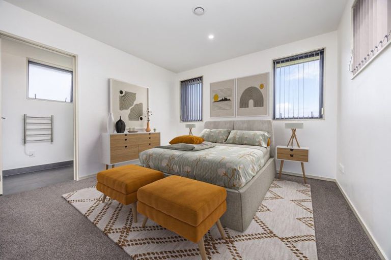 Photo of property in 33 Carole Crescent, Pakuranga, Auckland, 2010