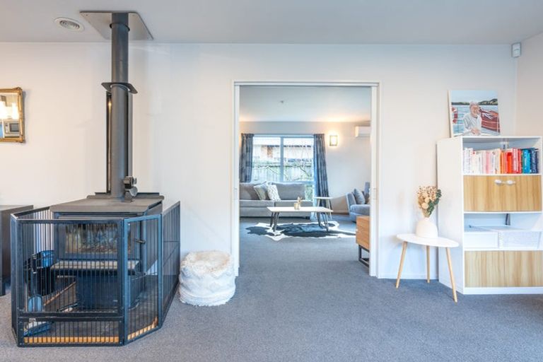 Photo of property in 7 Goodall Place, Redwood, Christchurch, 8051