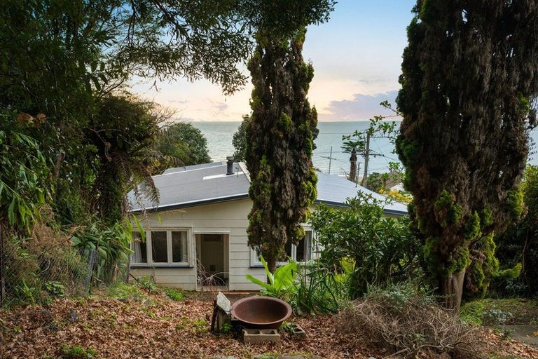 Photo of property in 11 Adams Road, Thornton Bay, Thames, 3575