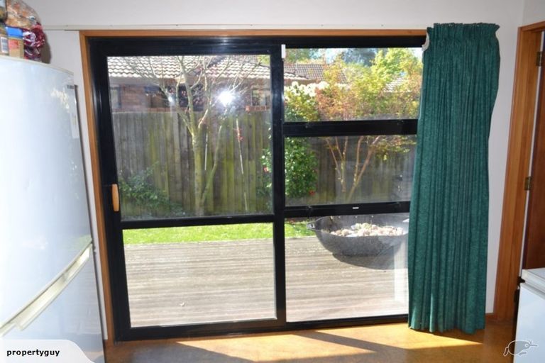 Photo of property in 16 Sayers Crescent, Ilam, Christchurch, 8041