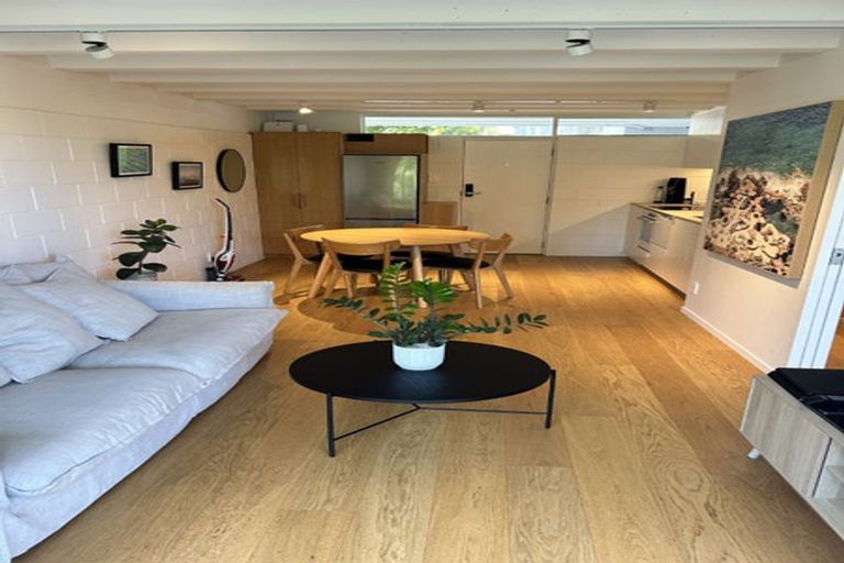 Photo of property in 15/73 Princes Street, Northcote Point, Auckland, 0627