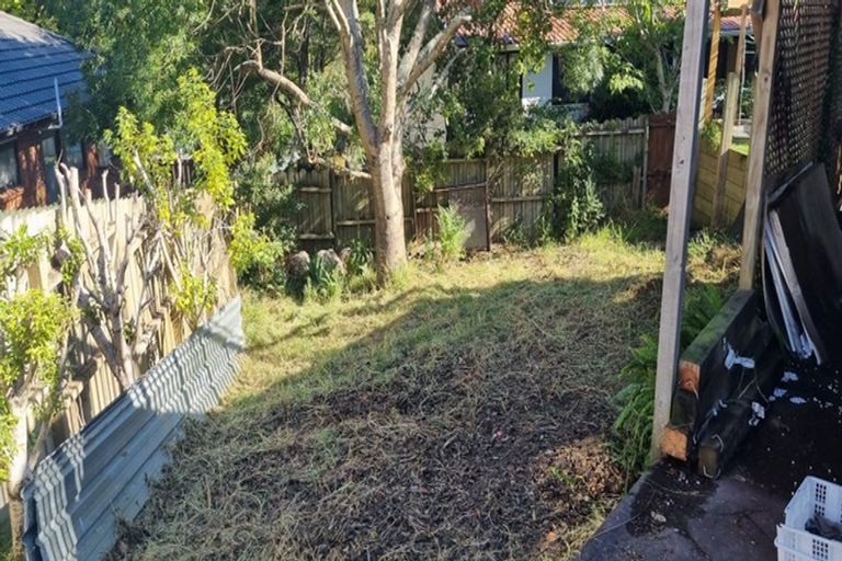 Photo of property in 96 Waimumu Road, Massey, Auckland, 0614