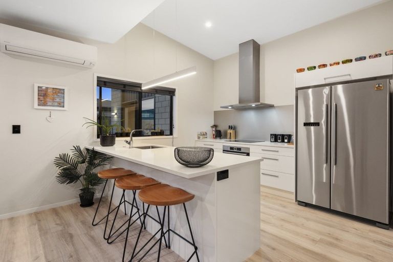 Photo of property in 82 Awataha Crescent, Pyes Pa, Tauranga, 3110