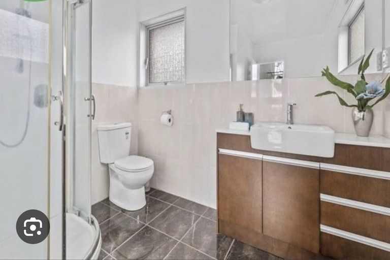 Photo of property in 16 Colin Wild Place, Glenfield, Auckland, 0629