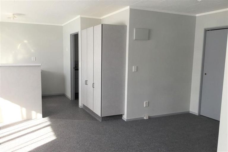 Photo of property in 4 Euclid Street, Vogeltown, New Plymouth, 4310