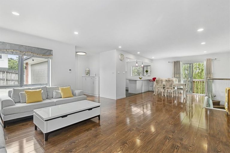 Photo of property in 77a Royal Road, Massey, Auckland, 0614