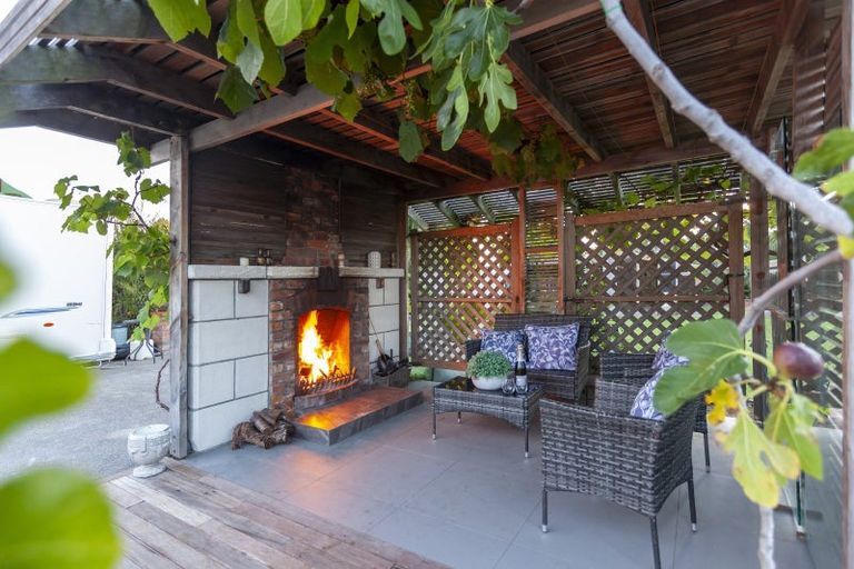 Photo of property in 16 Ruru Road, Otaihanga, Paraparaumu, 5036