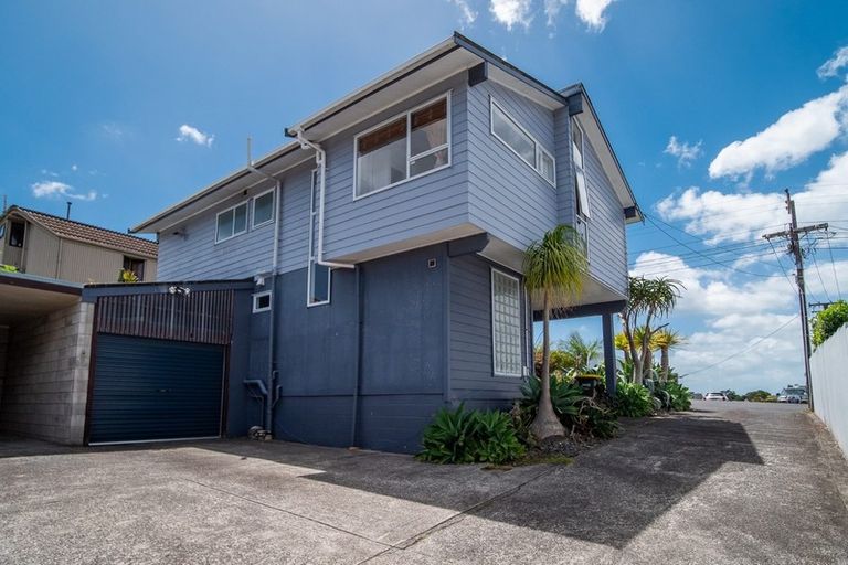 Photo of property in 1/47 Rawene Road, Birkenhead, Auckland, 0626