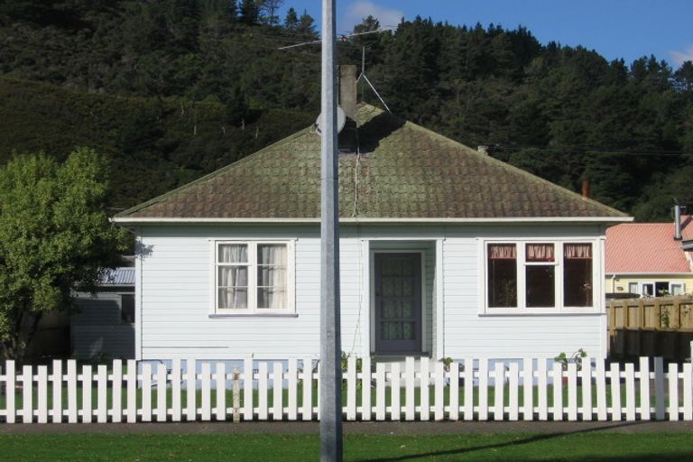 Photo of property in 1310 High Street, Taita, Lower Hutt, 5011
