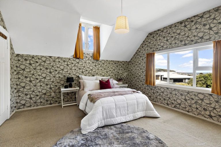 Photo of property in 15 Naughton Terrace, Kilbirnie, Wellington, 6022