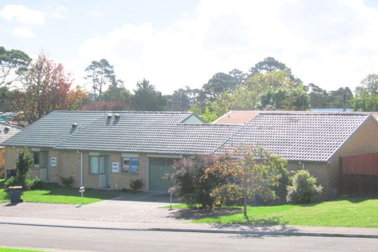 Photo of property in 13/12 Blueridge Close, Sunnyvale, Auckland, 0612