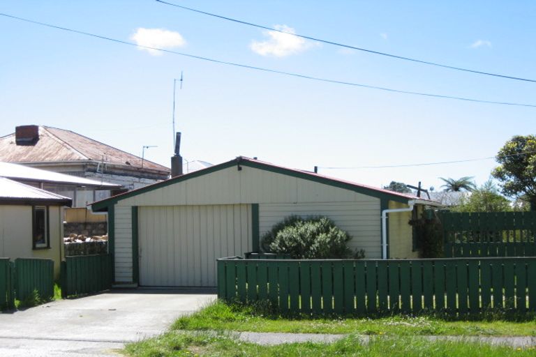 Photo of property in 21 Fonblanque Street, Westport, 7825