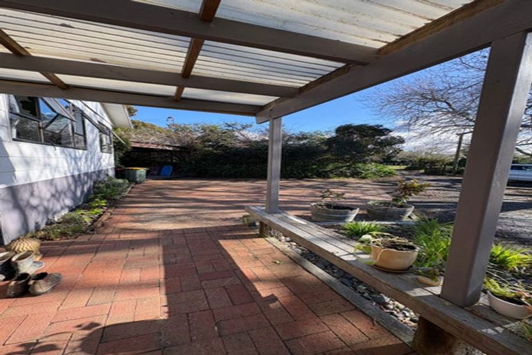 Photo of property in 240 Riverhead Road, Kumeu, 0892
