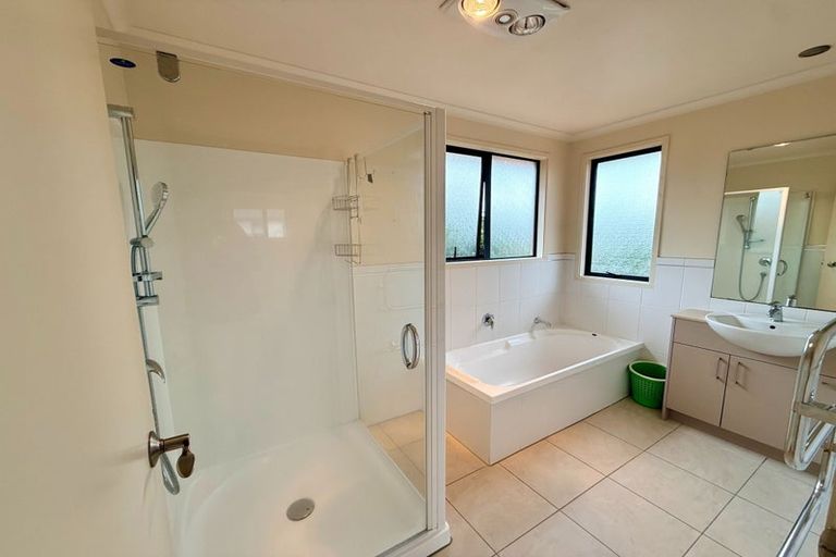 Photo of property in 46 Greenbough Lane, Greenhithe, Auckland, 0632