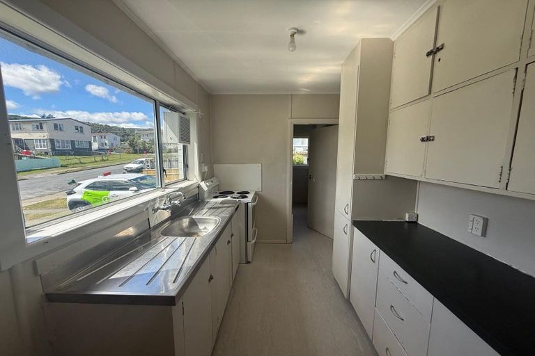 Photo of property in 27ab Loongana Street, Waitangirua, Porirua, 5024