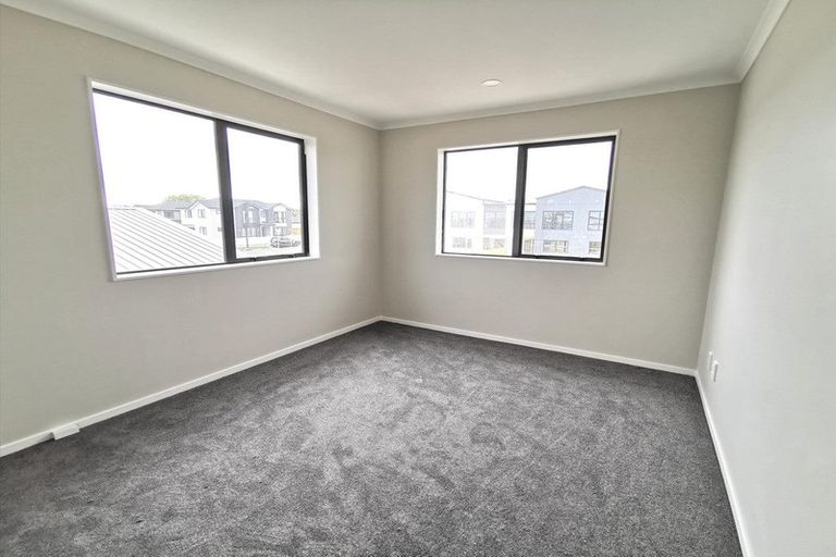 Photo of property in 37 Kaimanawa Road, Karaka, Papakura, 2113