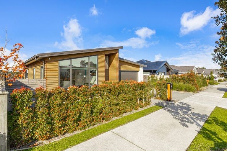 Photo of property in 74 Vinistra Road, Huapai, Kumeu, 0810