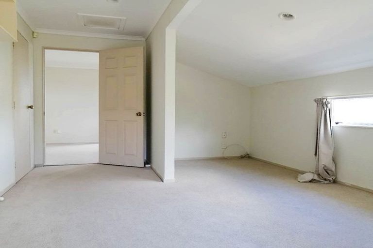 Photo of property in 1/31 Becroft Drive, Forrest Hill, Auckland, 0620