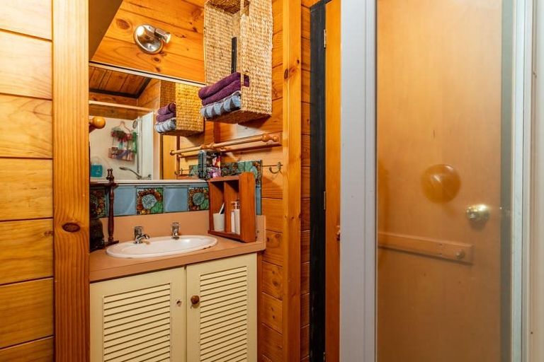 Photo of property in 28 Shoemaker Road, Waipu, 0510