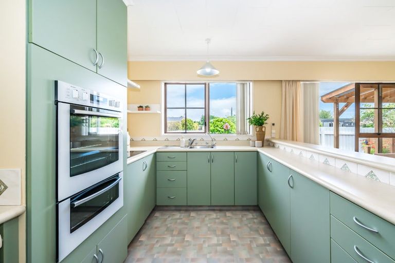 Photo of property in 2b Tawa Street, Waikanae, 5036