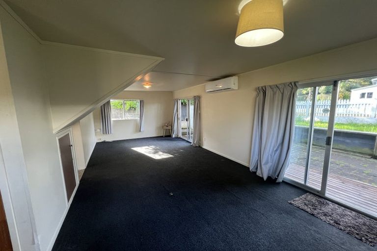 Photo of property in 99 Kemp Road, Massey, Auckland, 0614