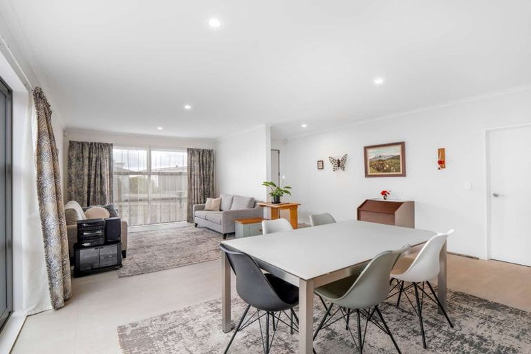 Photo of property in 3 Taikura Avenue, Red Beach, 0932