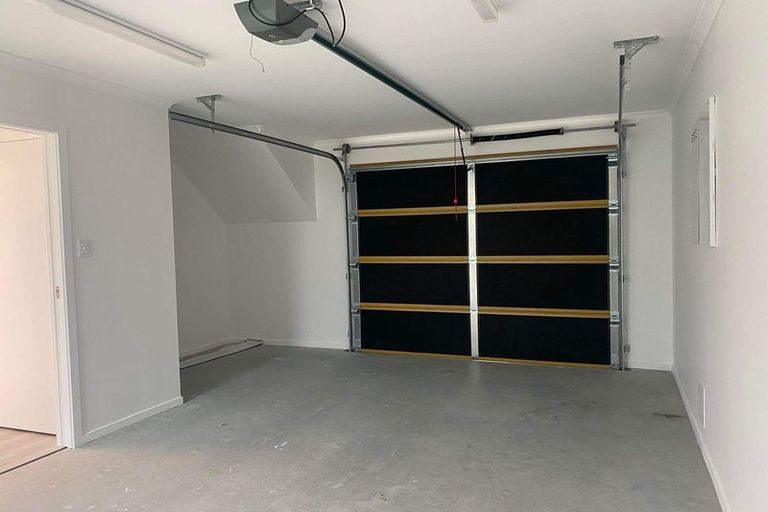 Photo of property in 17 Castletown Street, Wallaceville, Upper Hutt, 5018