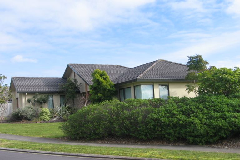 Photo of property in 12 Mullagh Place, East Tamaki Heights, Auckland, 2016