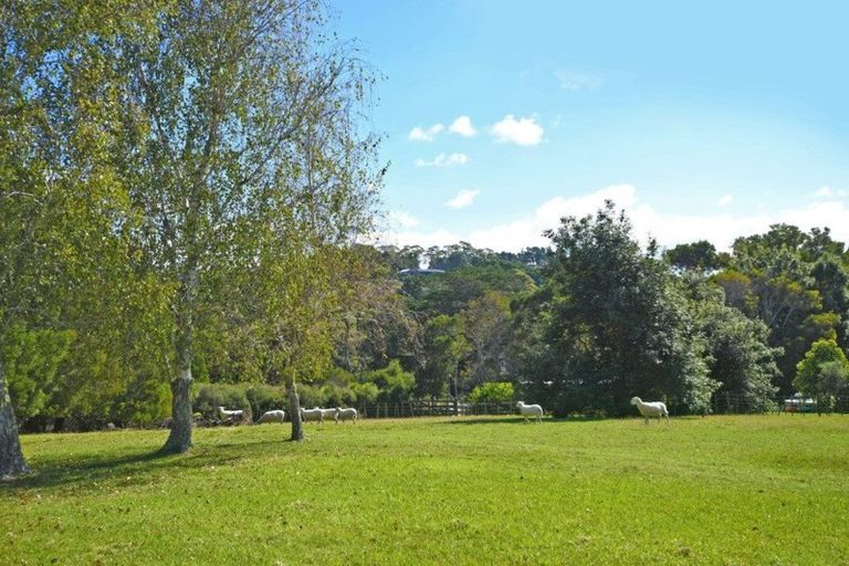 Photo of property in 22 Muncaster Road, Snells Beach, 0920