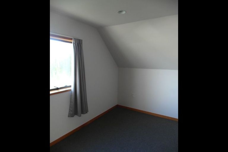 Photo of property in 2/54 Swanson Road, Henderson, Auckland, 0610