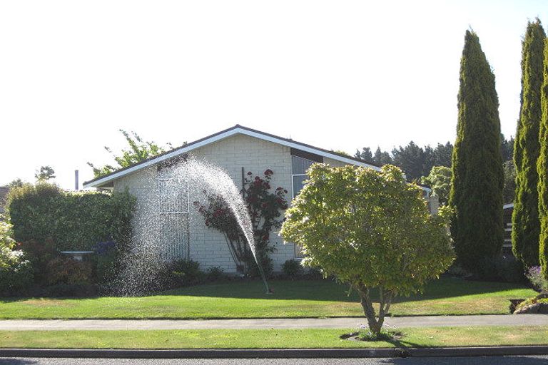 Photo of property in 43 Valecrest Avenue, Parklands, Christchurch, 8083