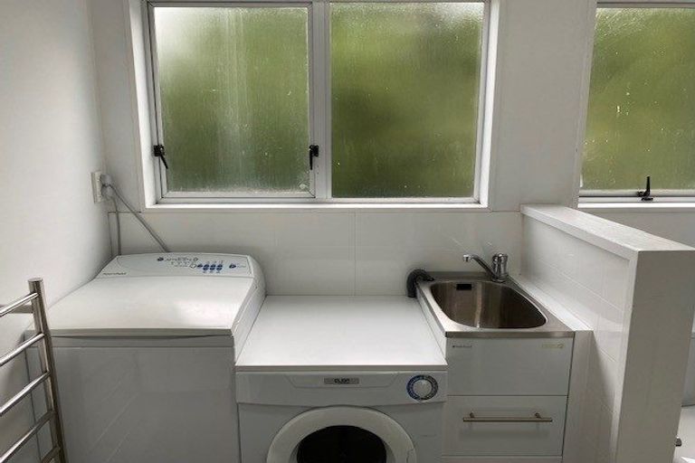 Photo of property in 4/49 Maungaraki Road, Korokoro, Lower Hutt, 5012