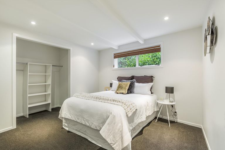 Photo of property in 44 Taupo Street, Green Bay, Auckland, 0604