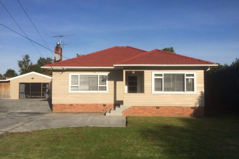 Photo of property in 1 Waterfront Road, Mangere Bridge, Auckland, 2022