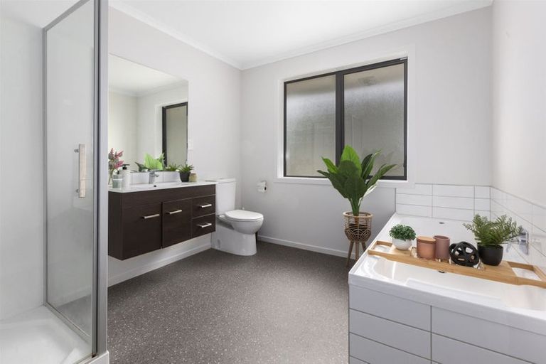 Photo of property in 8 Hull Place, Whitby, Porirua, 5024