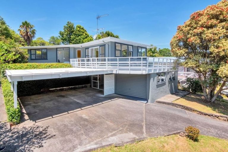 Photo of property in 66 Bond Crescent, Forrest Hill, Auckland, 0620