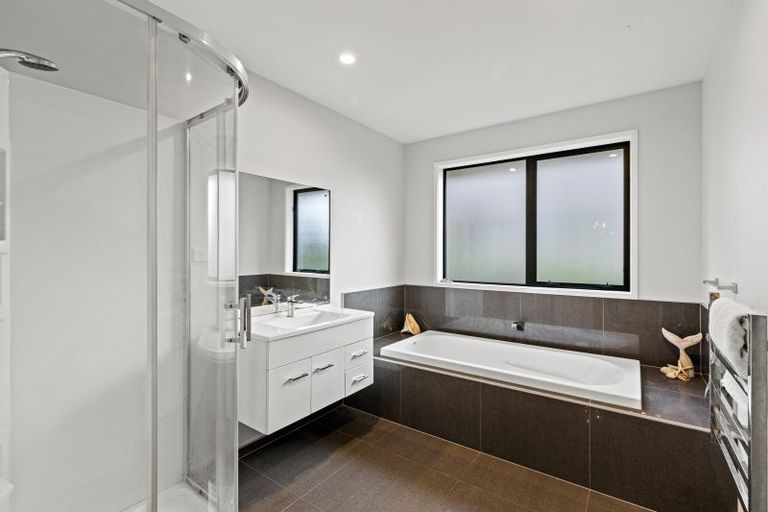 Photo of property in 1a Links Drive, Waiwhakaiho, New Plymouth, 4312