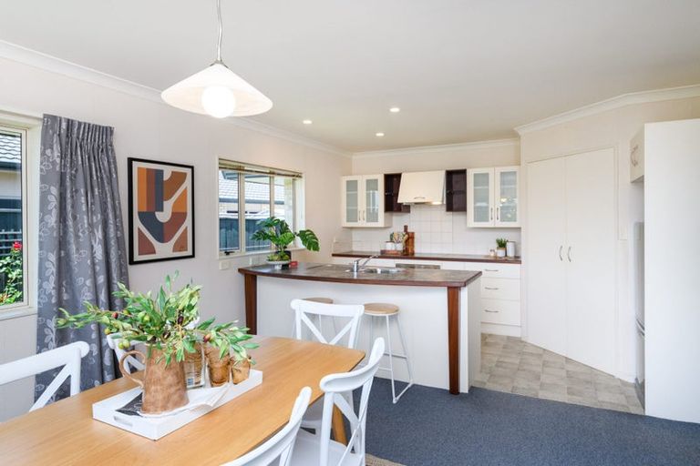 Photo of property in 17 Brookside Close, Highbury, Palmerston North, 4412